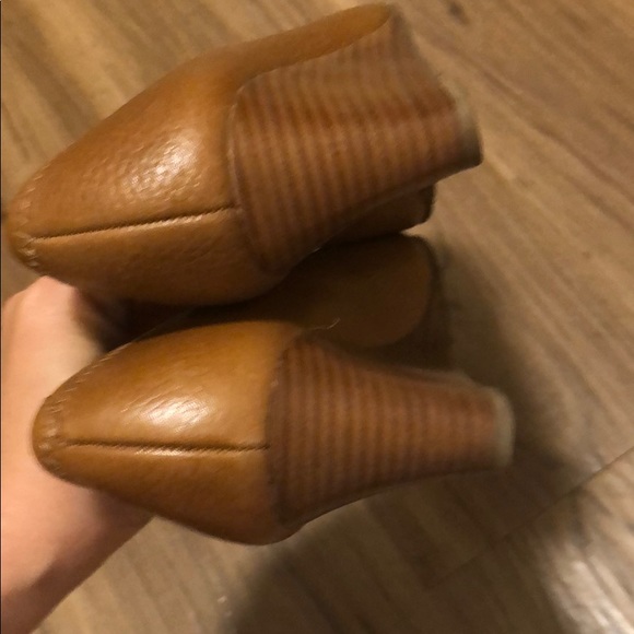 Shoe - Picture 5 of 6